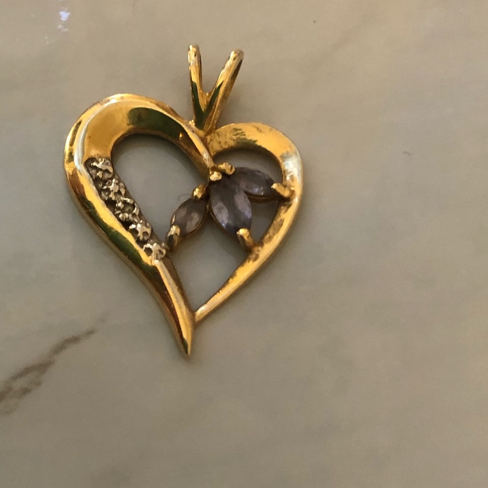 10k gold heart pendant
